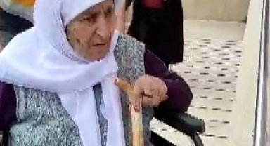 100 yaşındaki Fatma nine oyunu kullandı