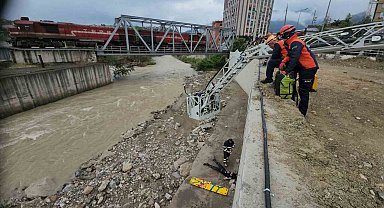 15 metreden düşen genci itfaiye böyle kurtardı