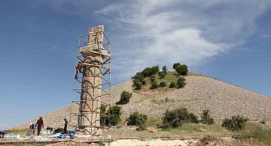 2 bin 43 yıllık 'tokalaşma' sütunu yeniden ayağa kaldırıldı