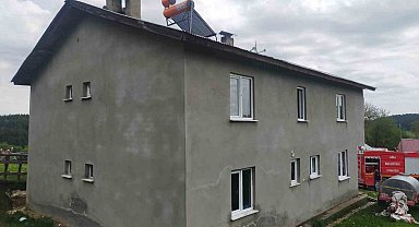 2 katlı binanın çatısında korkutan yangın