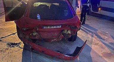2 otomobilin çarpıştığı kazada 5 kişi yaralandı