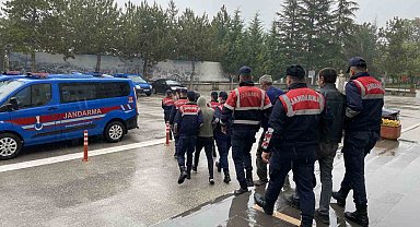 22 bin liralık kablo çalan şüpheliler jandarma ekiplerince yakalandı