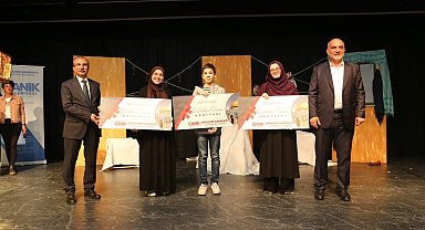 'Filistin Hakkında Konuşmalıyız' tiyatro gösterisi