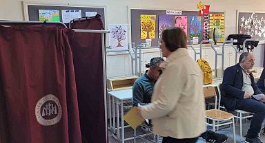 60 milyon 747 seçmenin oy kullanacağı Cumhurbaşkanı Seçimi ikinci turu başladı