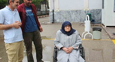 98 yaşında da olsa sandığa gidip 'demokrasi' örneği sergiledi