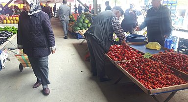 Afyonkarahisar'daki semt pazarlarında fiyatlar düşüşe geçti