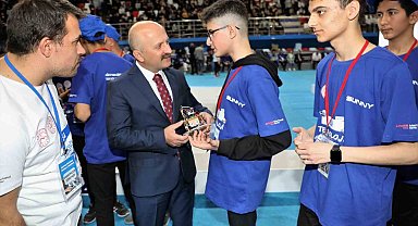 Ağrı'nın Zirvesinde Teknoloji Yarışması düzenlendi