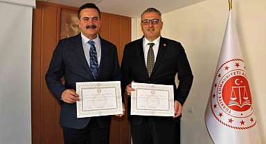 AK Parti Amasya milletvekilleri Haluk İpek ve Hasan Çilez mazbata aldı