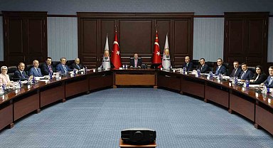 AK Parti Merkez Yürütme Kurulu Toplantısı, Cumhurbaşkanı Recep Tayyip Erdoğan başkanlığında parti genel merkezinde başladı.