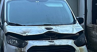 Alevlerin arasında kalan kundakçı polis tarafından yakalandı