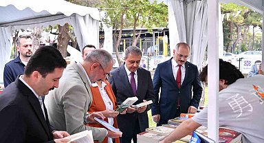 Altıeylül Kitap Fuarı yazarların ve okurların katılımıyla devam ediyor