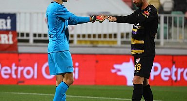 Altınordu kalecisi Ali Emre, kurtarışlarıyla en iyi kaleciler arasında