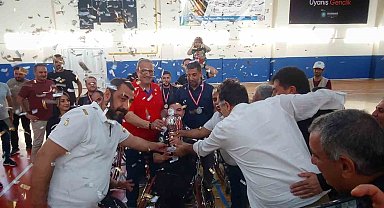 Amedspor Tekerlekli Sandalye Basketbol Takımı şampiyonluk kupasını aldı