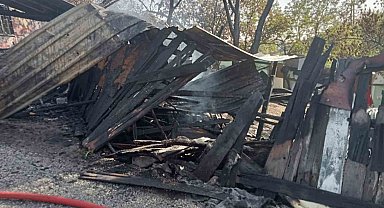 Ankara'da yangın: Bir ev ve otomobil küle döndü