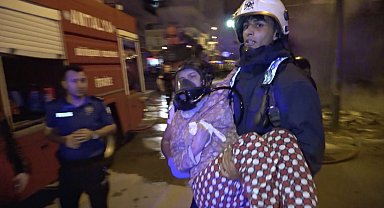 Antalya'da 5 katlı binada çıkan yangında can pazarı yaşandı