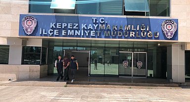 Antalya'da hapis cezası bulunan 2 firari yakalandı