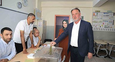 Artuklu Belediye Başkanı Tatlıdede oyunu kullandı