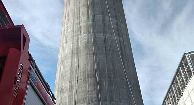 Asma iskelenin 80 metrede halatı koptu: 2 işçi mahsur kaldı