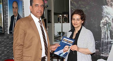 Av. Dinç, sokak sokak gezerek Cumhurbaşkanı Erdoğan'a destek topluyor