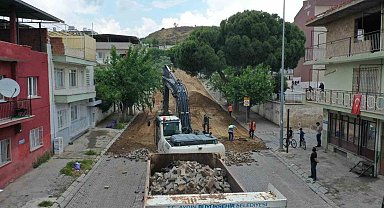 Aydın Büyükşehir Belediyesi Şerbetci Caddesi'nde sıcak asfalt çalışmalarına başladı
