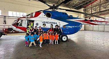 Aydın İl Jandarma Komutanlığı minik misafirlerini ağırladı