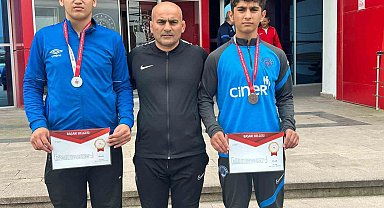 Aydınlı güreşçiler Türkiye şampiyonasından başarıyla döndü