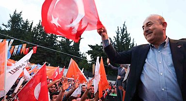 Bakan Çavuşoğlu: "Suriyelileri gönderelim ama insani bir şekilde Türk'e yakışır bir şekilde gönderelim"