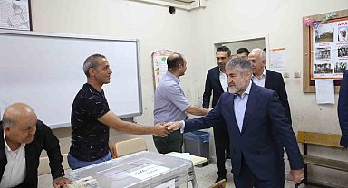 Bakan Nebati, Mersin'de oyunu kullandı