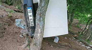 Balya'da otomobil şarampole uçtu: 3 yaralı