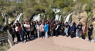 Başkaleli 330 öğrenci Van'ı gezdi