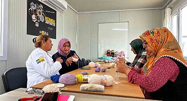 Başkan Altay Hatay'da açılan KOMEK'te depremzede kursiyerlerle buluştu