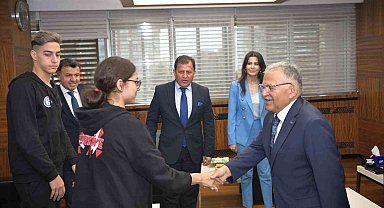 Başkan Büyükkılıç, genç milli sporcuları ağırladı