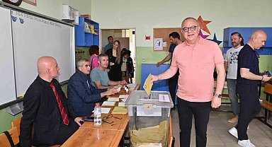 Başkan Ergün ailesiyle birlikte oyunu kullandı