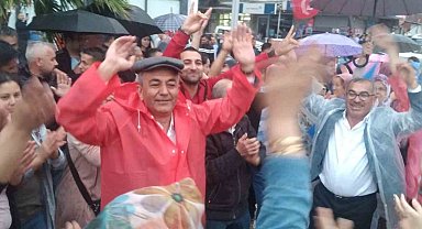 Başkan Kaplan, Cumhurbaşkanı Erdoğan'ın zaferini vatandaşlarla birlikte kutladı