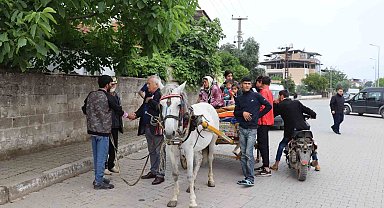 Başkan Özcan 8 kardeşin memleketlerine dönmelerini sağladı