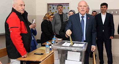 Başkan Sekmen oyunu kullandı