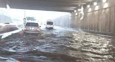 Başkentte köprü altları sel suları altında kaldı