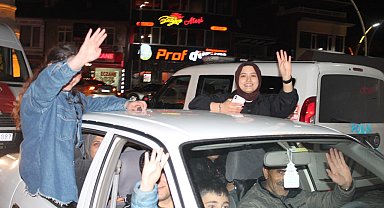 Bayburt'ta seçim kutlaması gece geç saatlere kadar devam etti