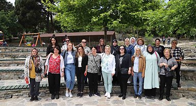 Belediyenin faaliyetleri Kartallı kadınlara gezi turlarıyla tanıtılıyor