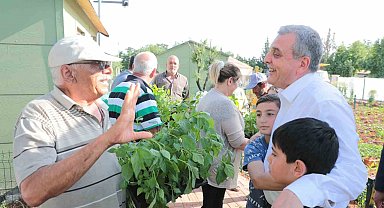 Beyazgül, Hobi Bahçesi sakinlerine isot fidesi dağıttı
