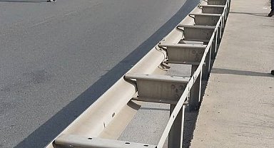 Beykoz'da hafif ticari araç alev alev yandı