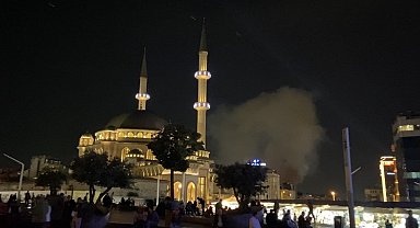 Beyoğlu'nda 2 katlı gece kulübünde korkutan yangın