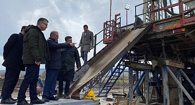 Bigadiç'te 65 derecelik sıcak su bulundu