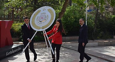 Bilecik'te Gençlik Haftası Atatürk Anıtı'na konulan çelenkle başladı