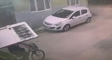 Bisikletli cambaz hırsız kamerada