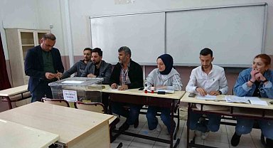 Bitlis'te oy sayımına başlandı