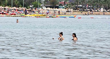 Bodrum'da oyunu kullanan denize akın etti