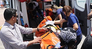 Boğulma tehlikesi geçiren yaşlı adam kalp masajıyla hayata tutundu