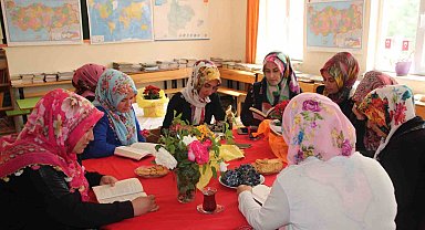 Bu okulda 7'den 70'e herkes okuyor