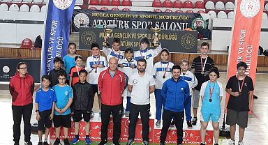 Büyükşehir masa tenisi sporcularından büyük başarı